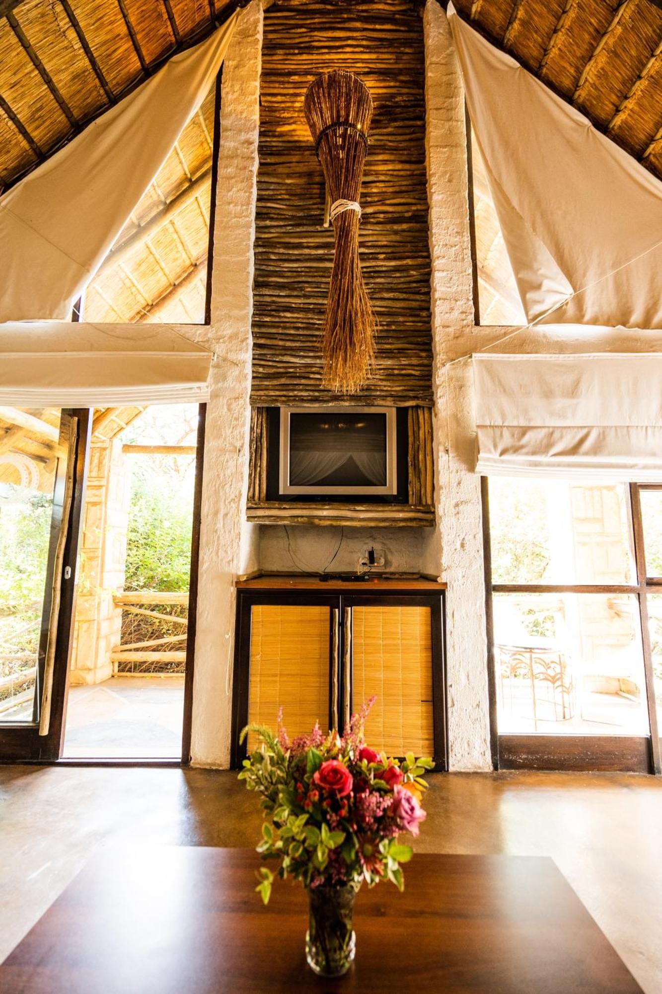 Hakunamatata Lodge & Health Spa/ Wedding & Conference Venue Muldersdrift Exterior photo